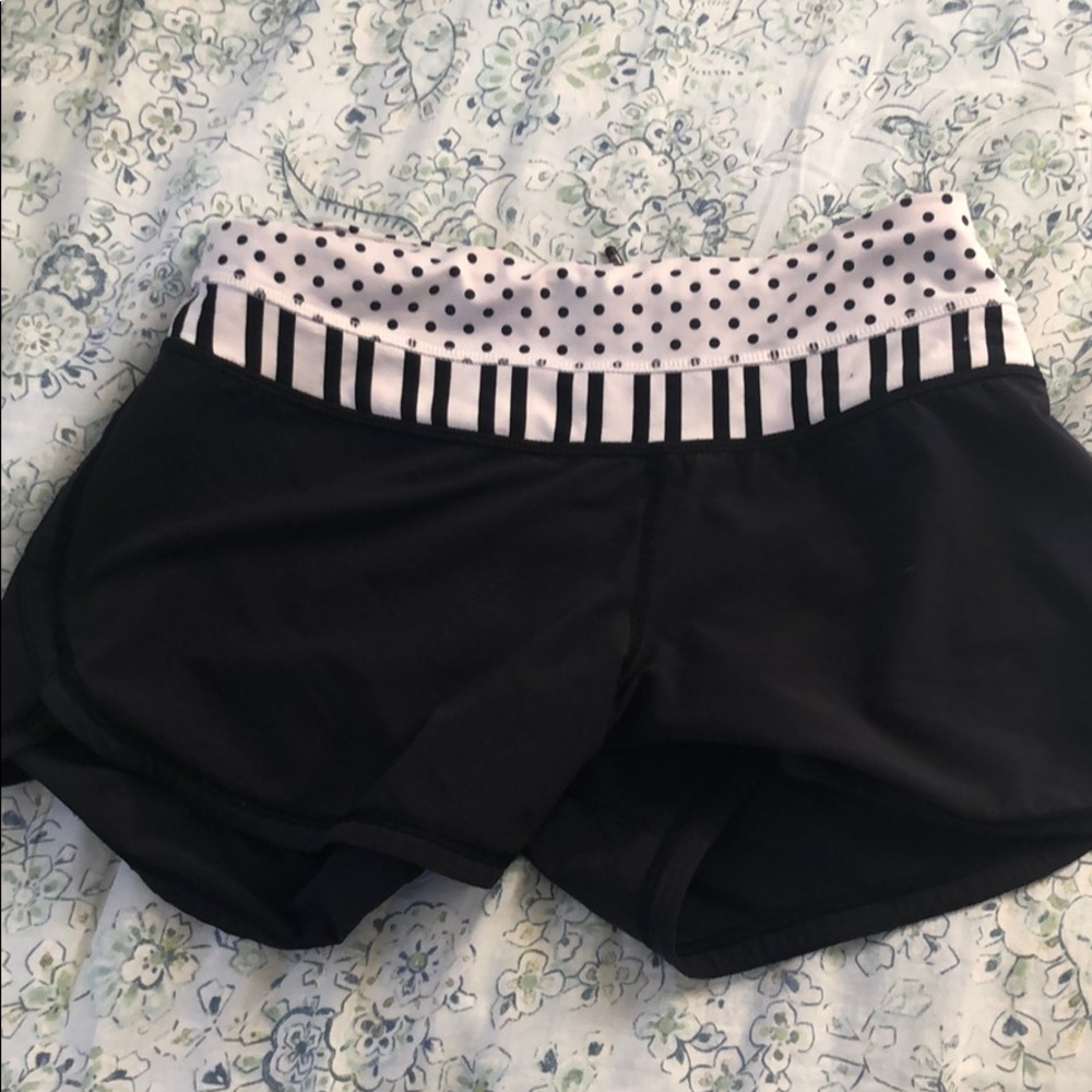 Size 4 length 2 lululemon le speed up shorts